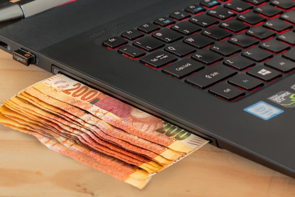 South african tech prices R200 notes