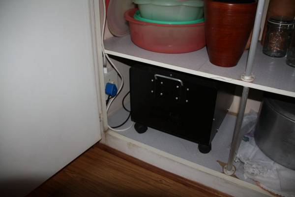 05_UPS.jpg