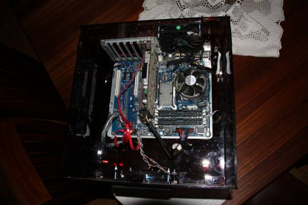 10_ServerCaseTopOpen2.jpg