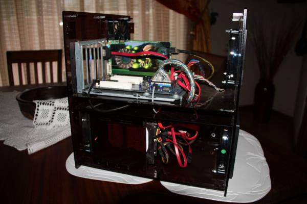 13_ServerCaseSidesOpen3.jpg