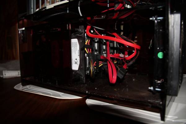 15_ServerCaseHddCage.jpg